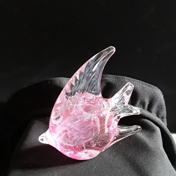 PINK FISH PAPERWEIGHT - Picture 3 of 5